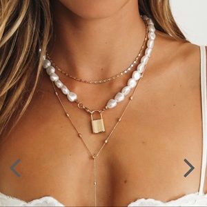 ❗️SOLD OUT❗️VERGE GIRL “Girl On Film Necklace Set”